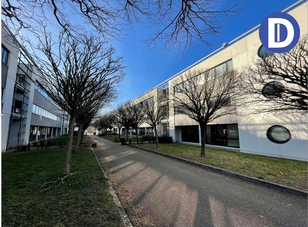 Location bureaux 131.00 m² non divisibles