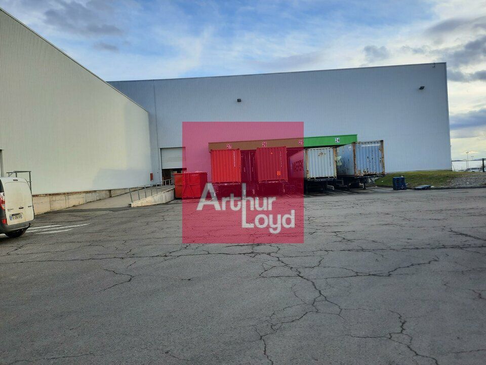 Location local 2770 m² non divisibles