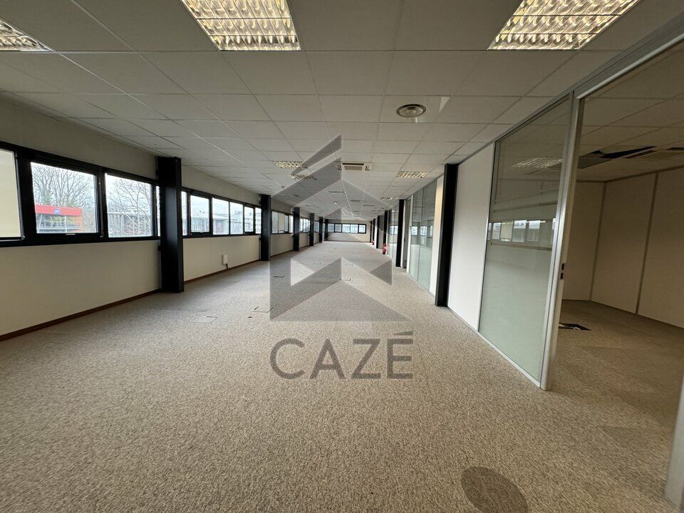 Location bureaux 1053 m² non divisibles