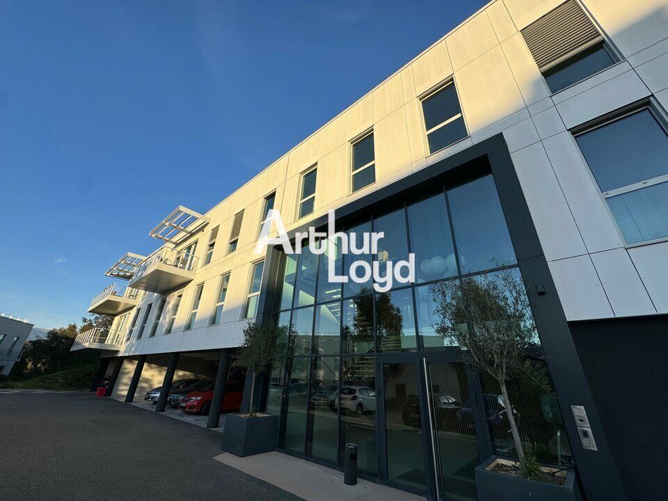 Location bureaux 330.16 m² non divisibles