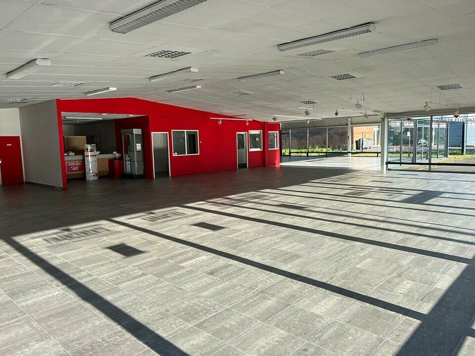 Location local d''activites 1015 m² non divisibles