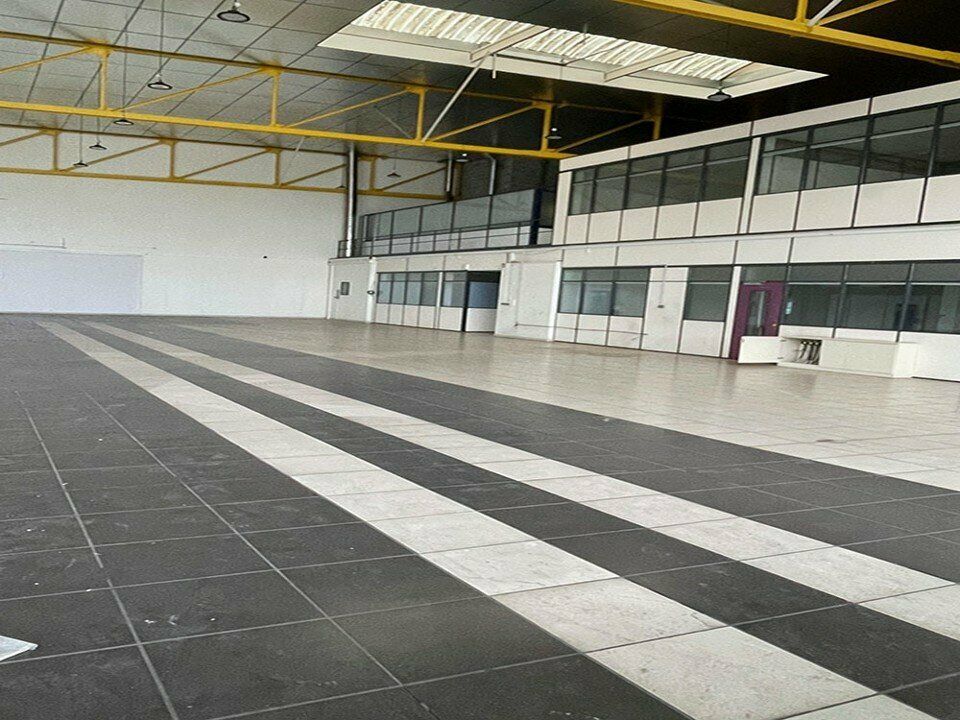 Bâtiment industriel à louer à Calais (62)