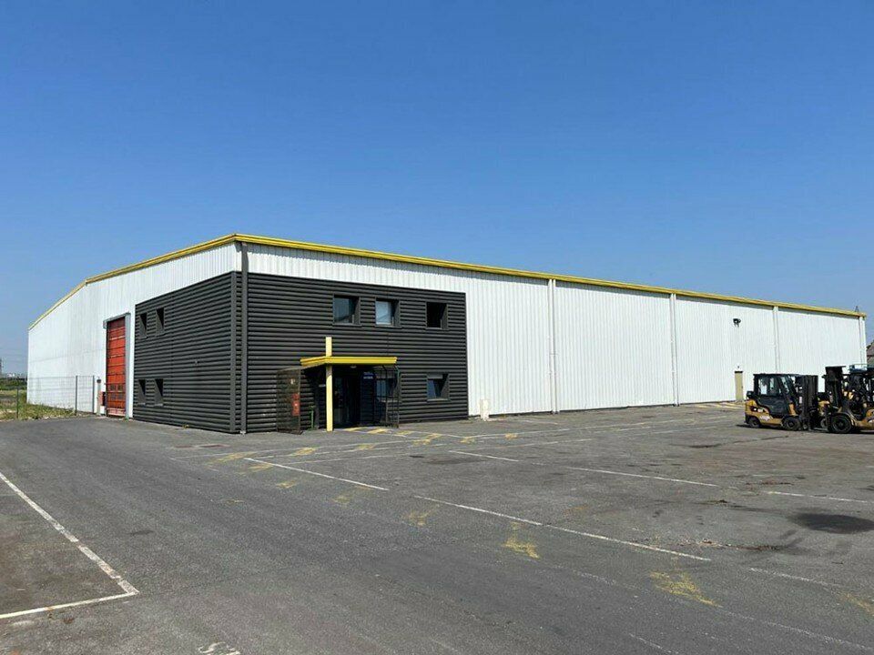 Location entrepot 3150 m² non divisibles