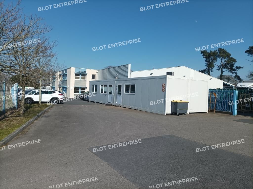 Location entrepôts 5142 m² non divisibles