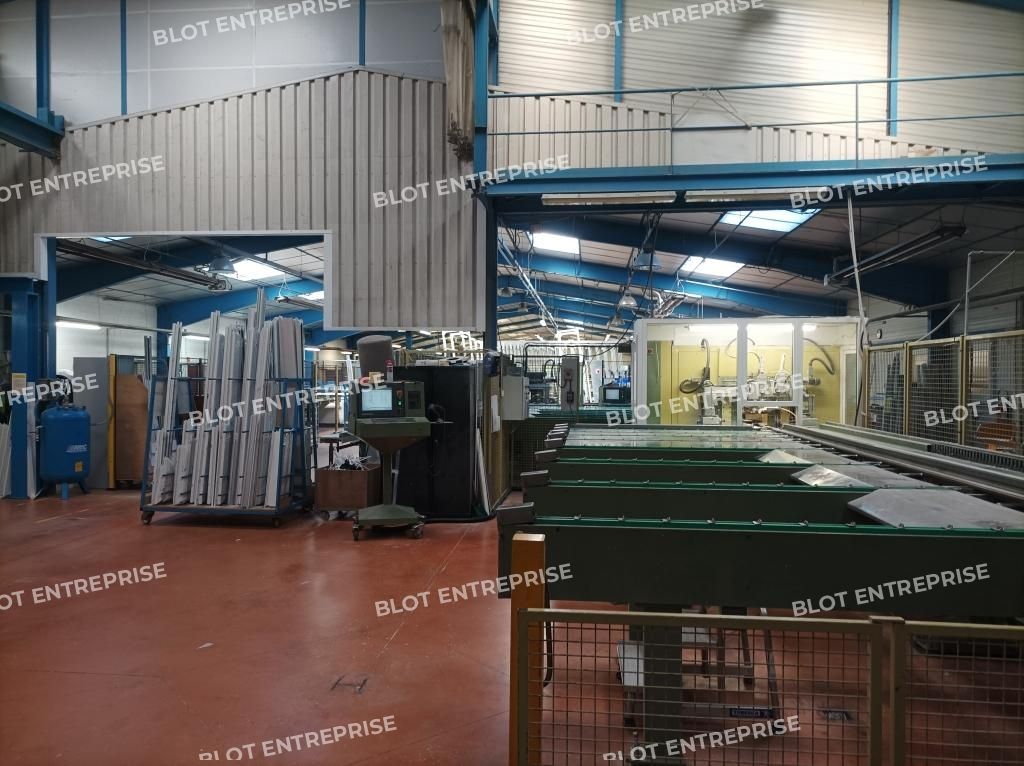 Location entrepôts 5142 m² non divisibles