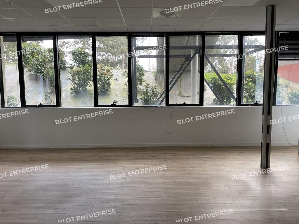 Location bureaux 170 m² non divisibles