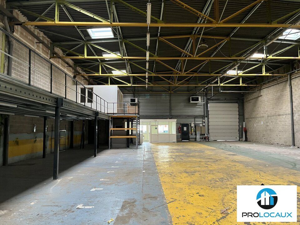 Location local d''activites 851 m² non divisibles