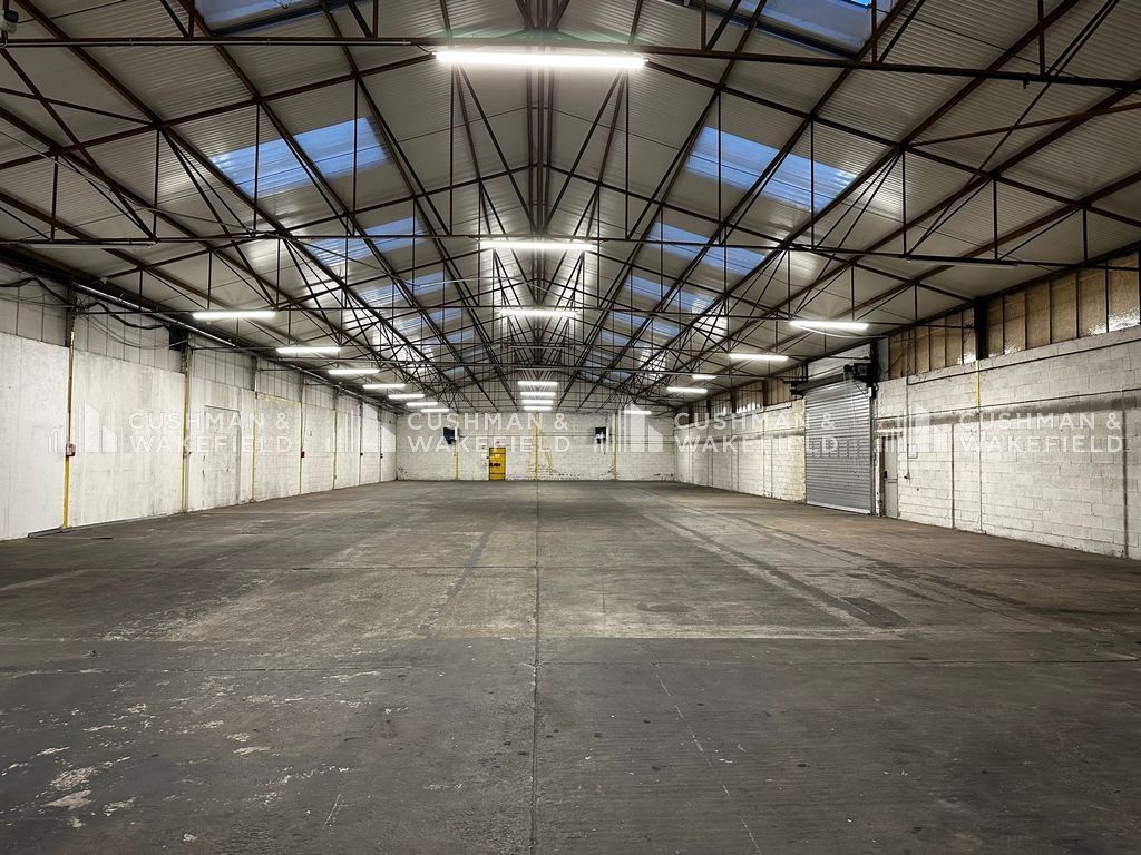 Location activités 1272 m² non divisibles