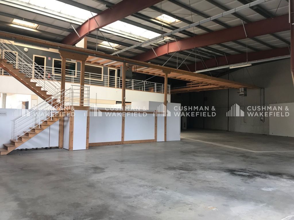 Location activités 1100 m² non divisibles