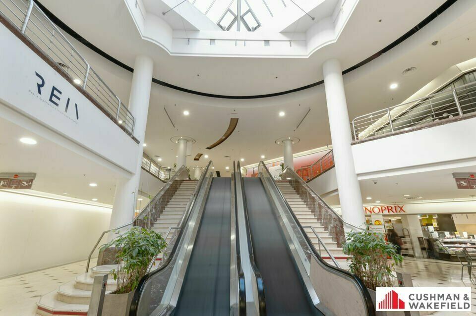 Location local commercial - 420 m²