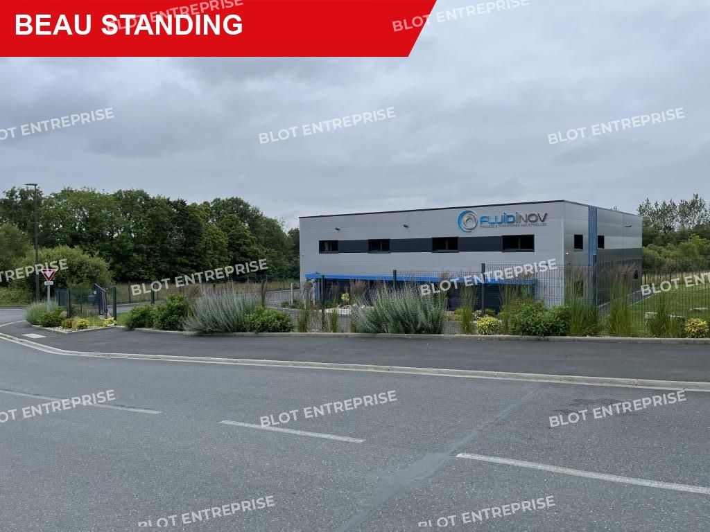 Location entrepôts 752 m² non divisibles