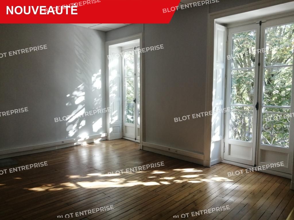 Location bureaux 238 m² non divisibles