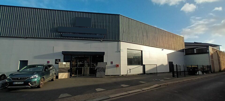 Location local d''activites 595 m² non divisibles