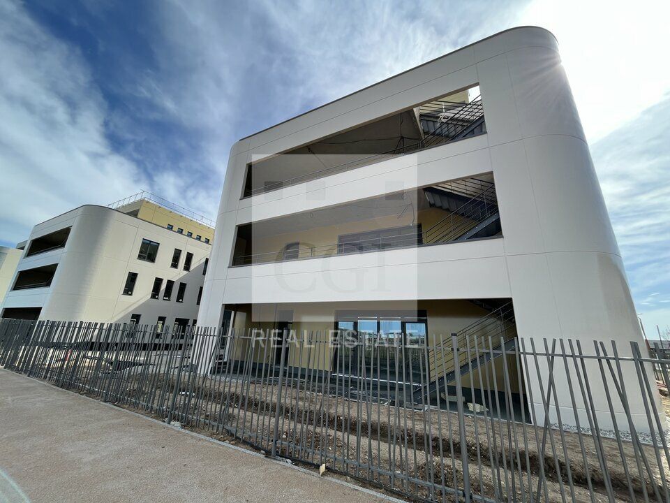 Location bureaux 175.7 m² non divisibles