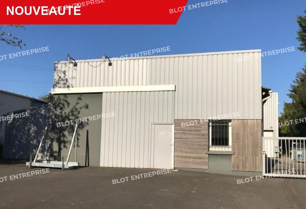 Location entrepôts 222 m² non divisibles