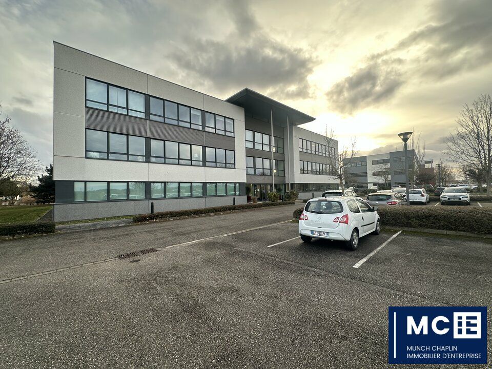 Location bureaux 672 m² divisibles à partir de 145 m²