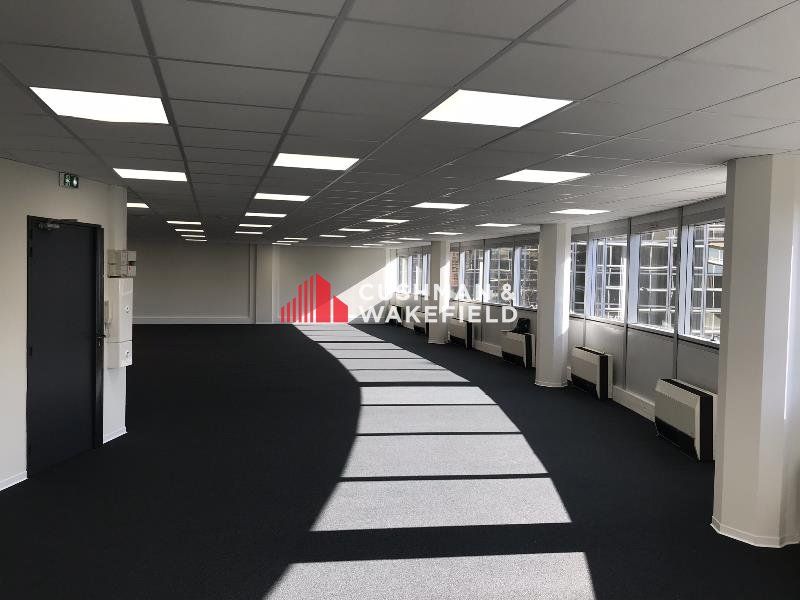 Location bureaux 241 m² non divisibles