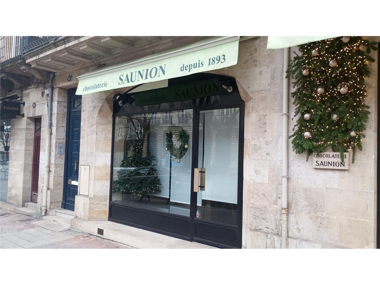 Location local commercial 45.00 m² à BORDEAUX