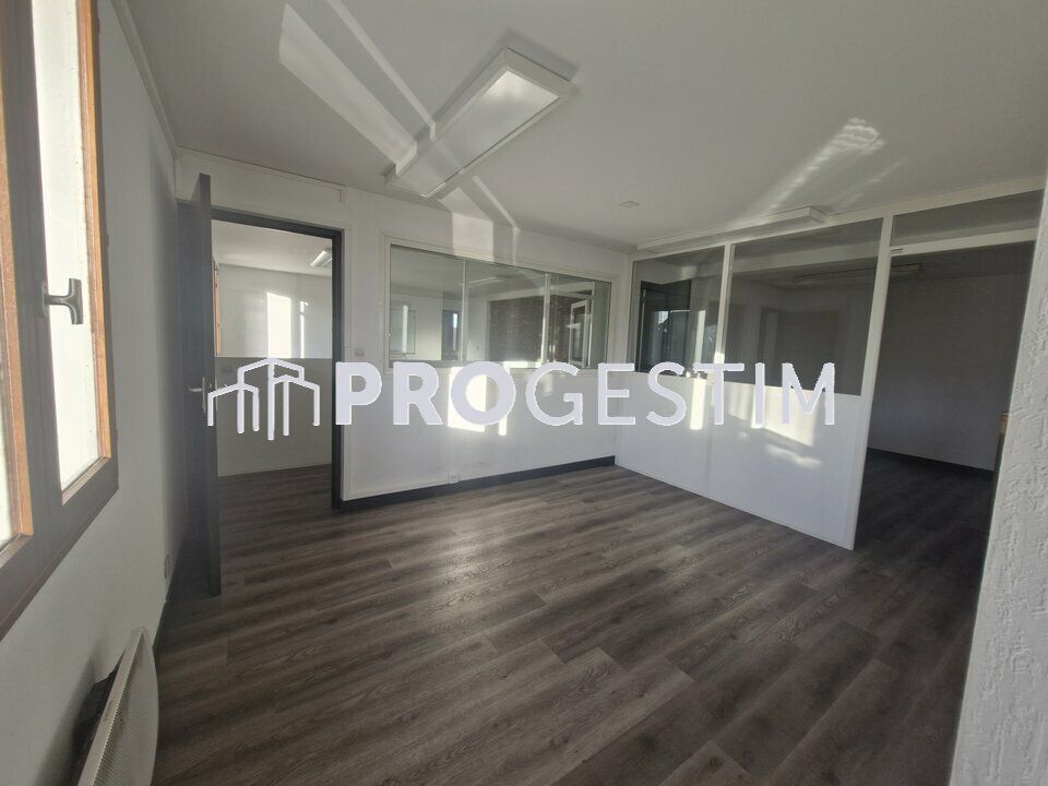 Location bureaux 245 m² non divisibles