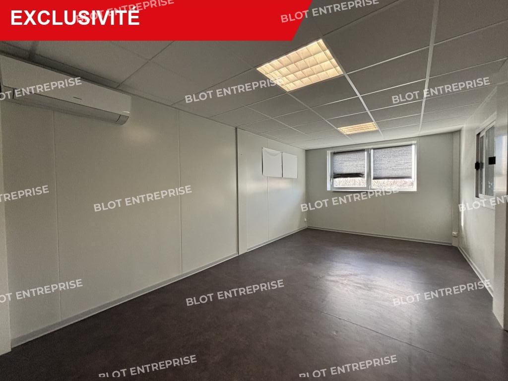 Location entrepôts 330 m² non divisibles