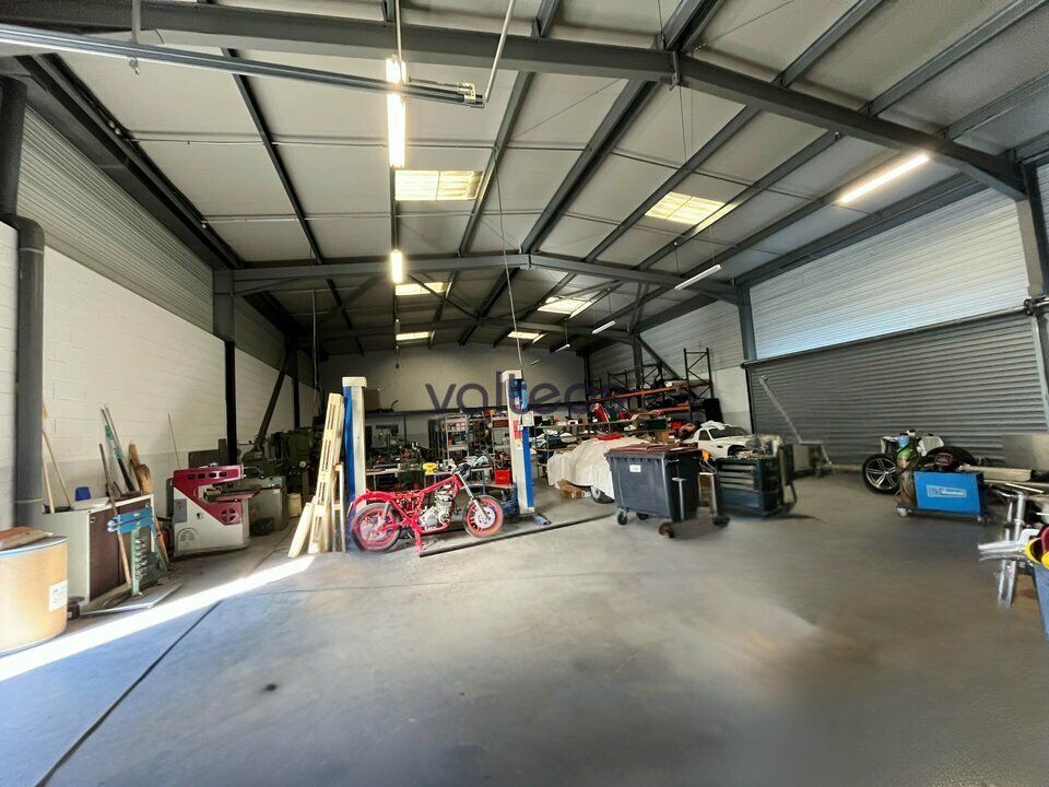Location local d''activites 400 m² non divisibles
