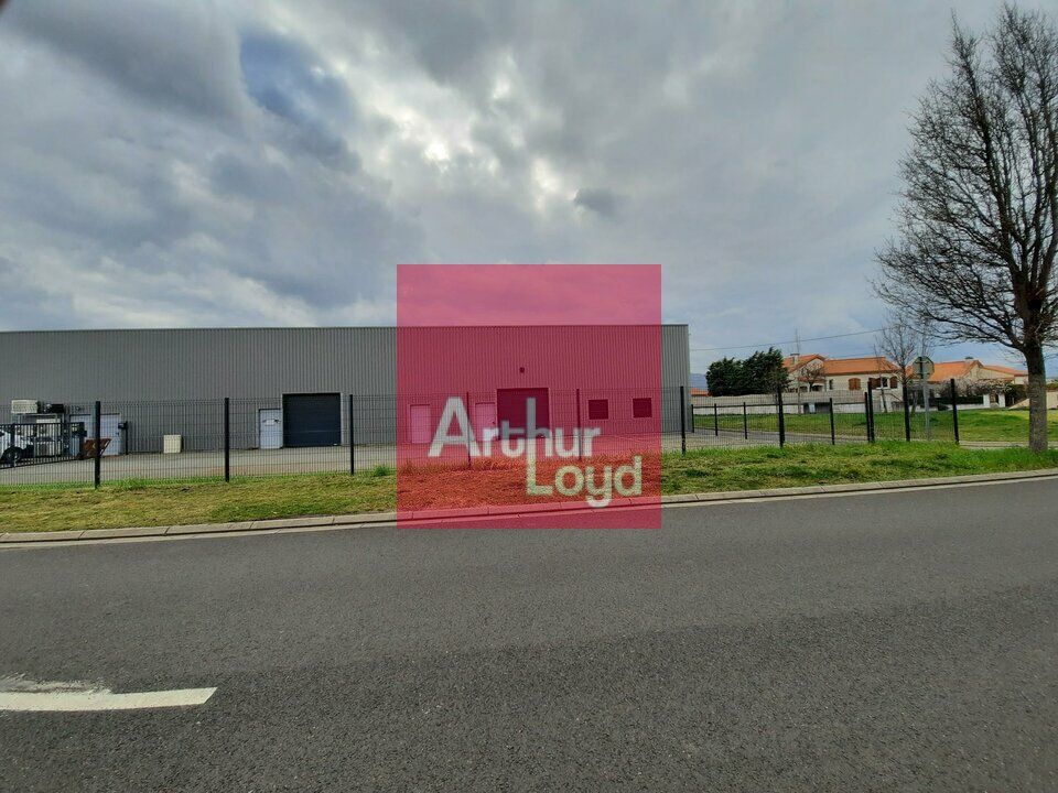 Location local d''activites 596 m² non divisibles