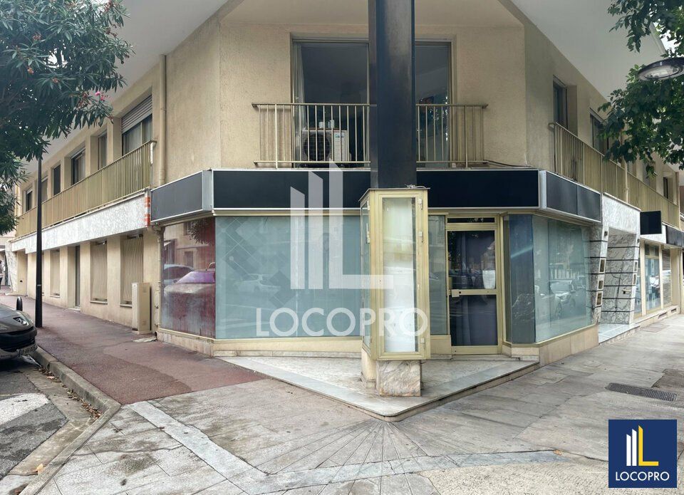 Vente local commercial 302 m² non divisibles