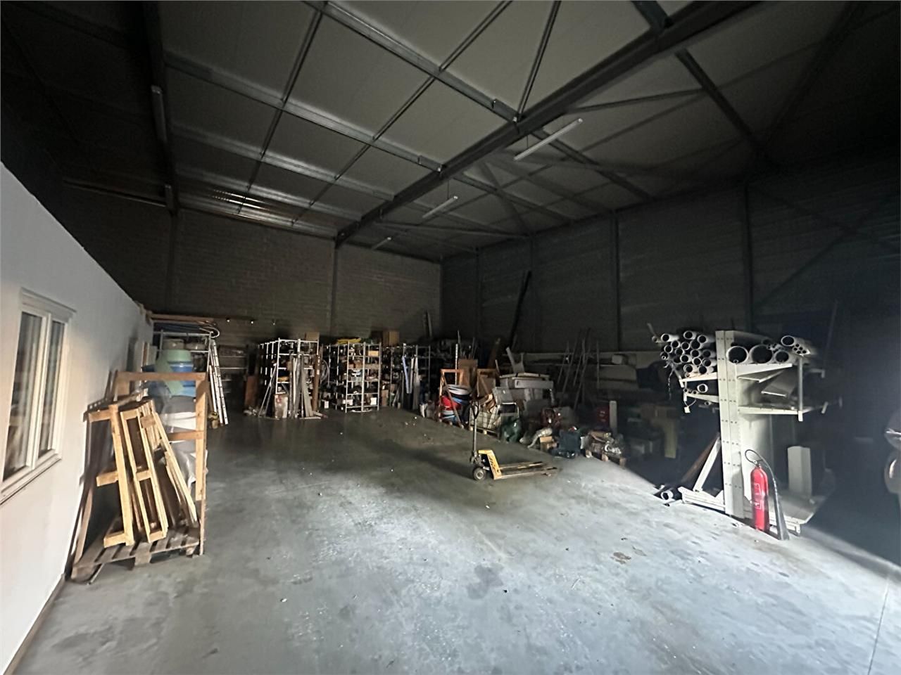 Location local 250.00 m² à BEYCHAC ET CAILLAU