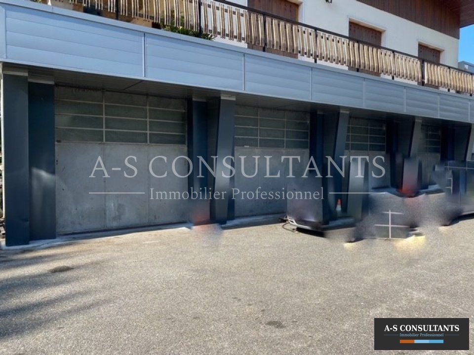 Location local commercial 190 m² divisibles à partir de 92 m²