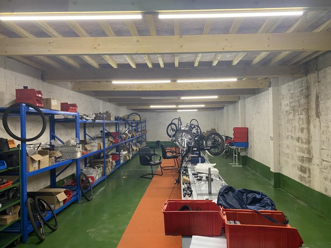 Vente entrepôts 1169 m² non divisibles