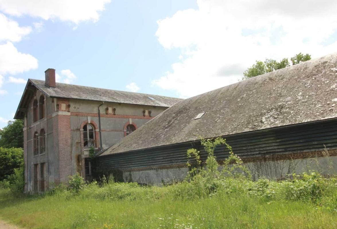 Vente local commercial 1900 m² non divisibles