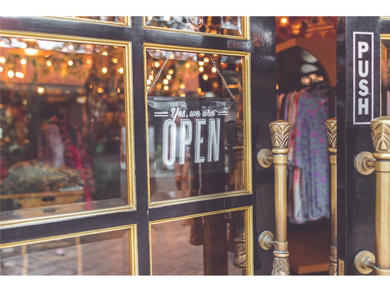 Location local commercial 47.00 m² à BORDEAUX