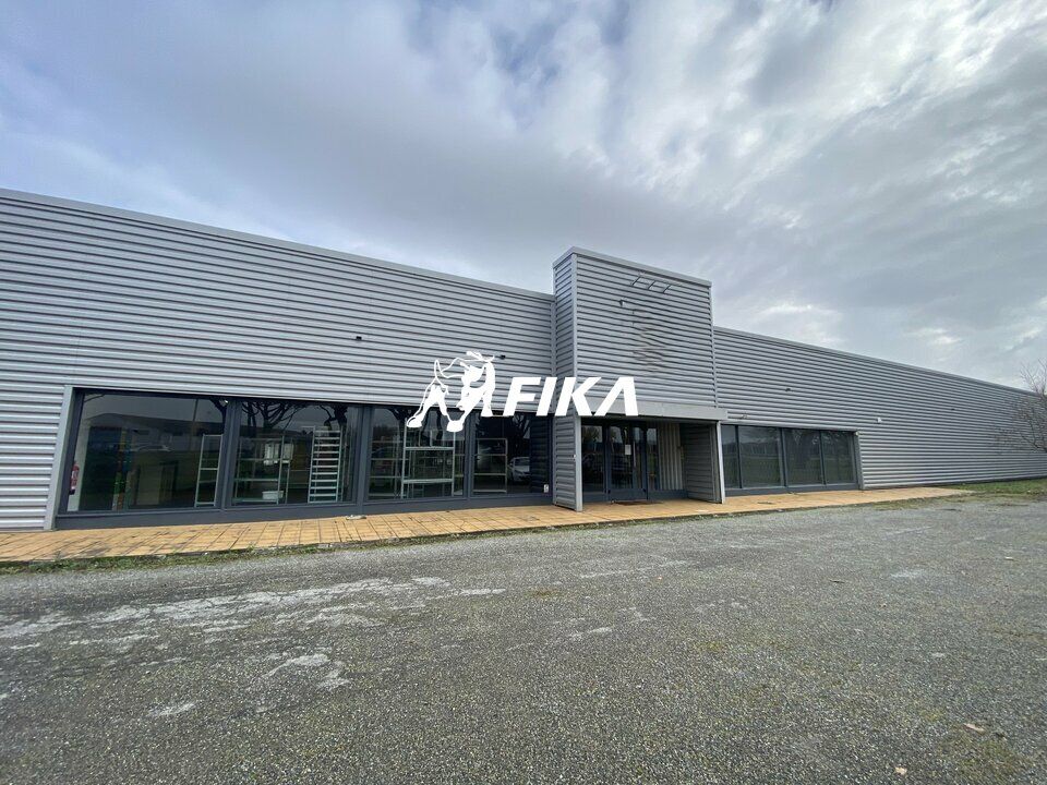 Location local d''activites 1700 m² non divisibles