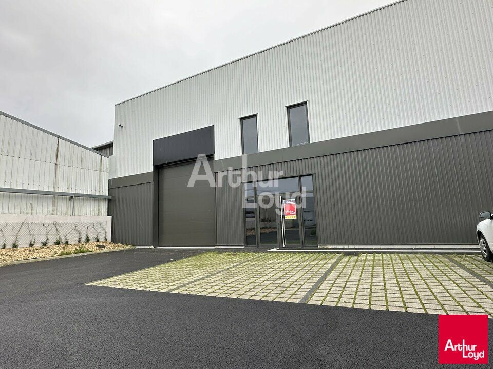 Location local d''activites 285 m² non divisibles