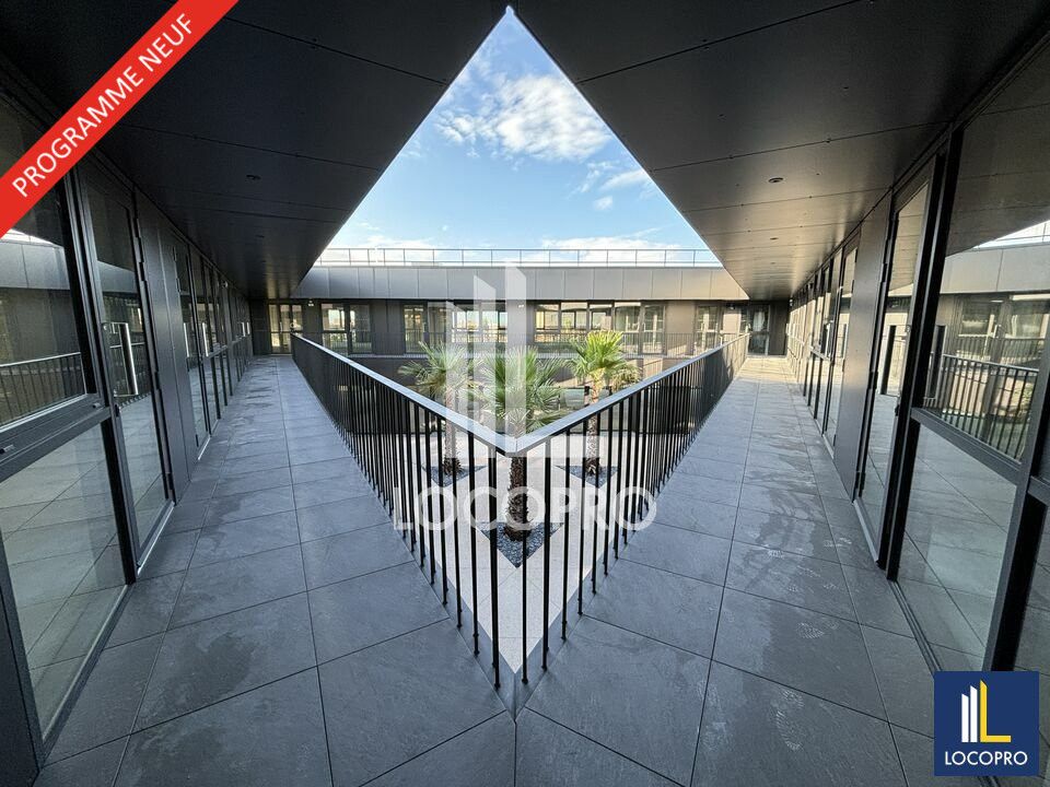 A VENDRE - BUREAUX NEUFS - 1 317 M2 DIVISIBLES - PUGET SUR ARGENS