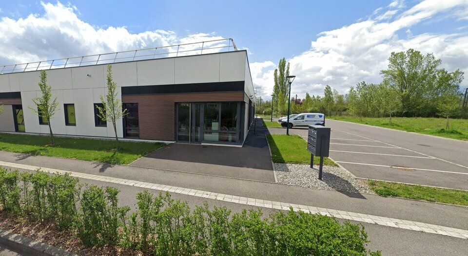 Location local d''activites 690 m² divisibles à partir de 150 m²