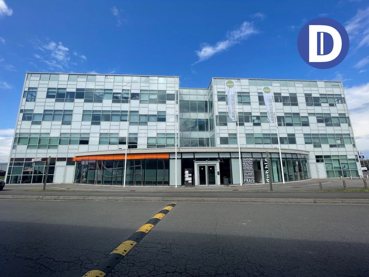 Location commerces 434.00 m² non divisibles