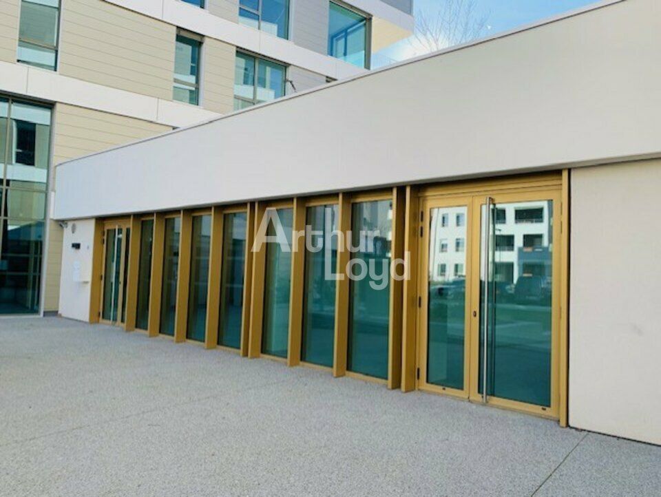 Location local commercial 108 m² non divisibles