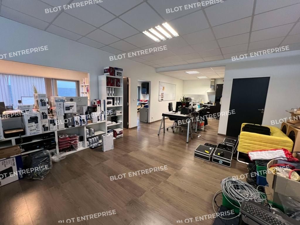 Vente entrepôts 220 m² non divisibles