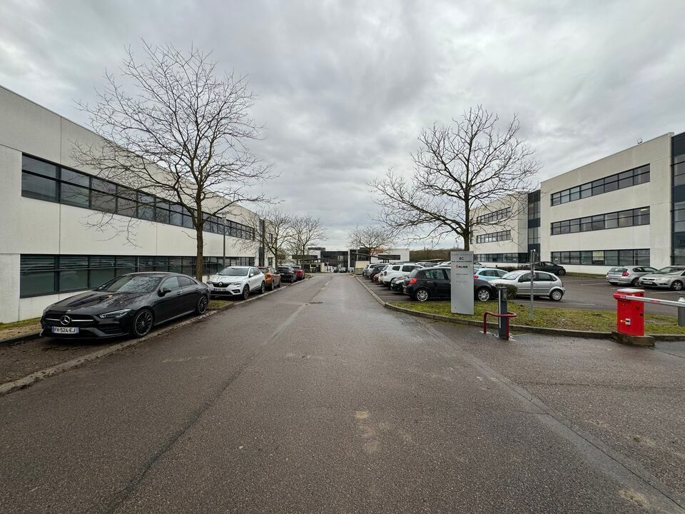 Location bureaux 174.62 m² non divisibles