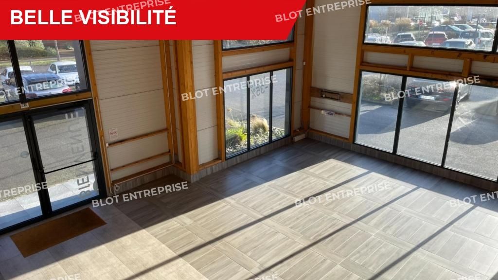 Location entrepôts 725 m² non divisibles