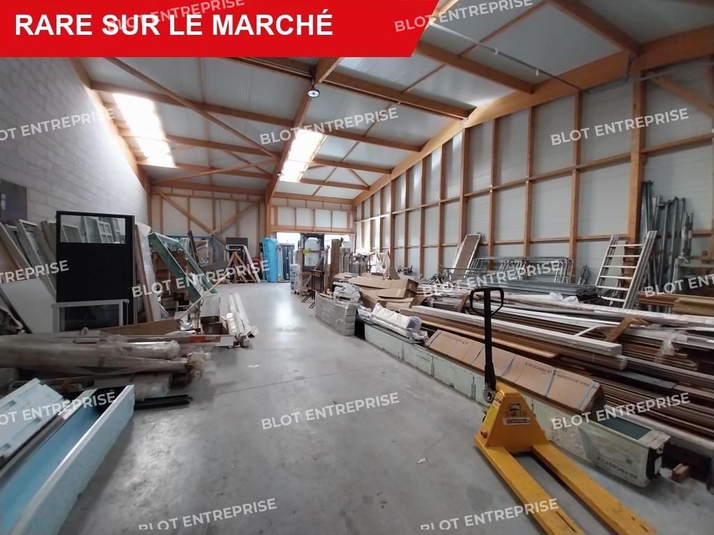 Location entrepôts 230 m² non divisibles