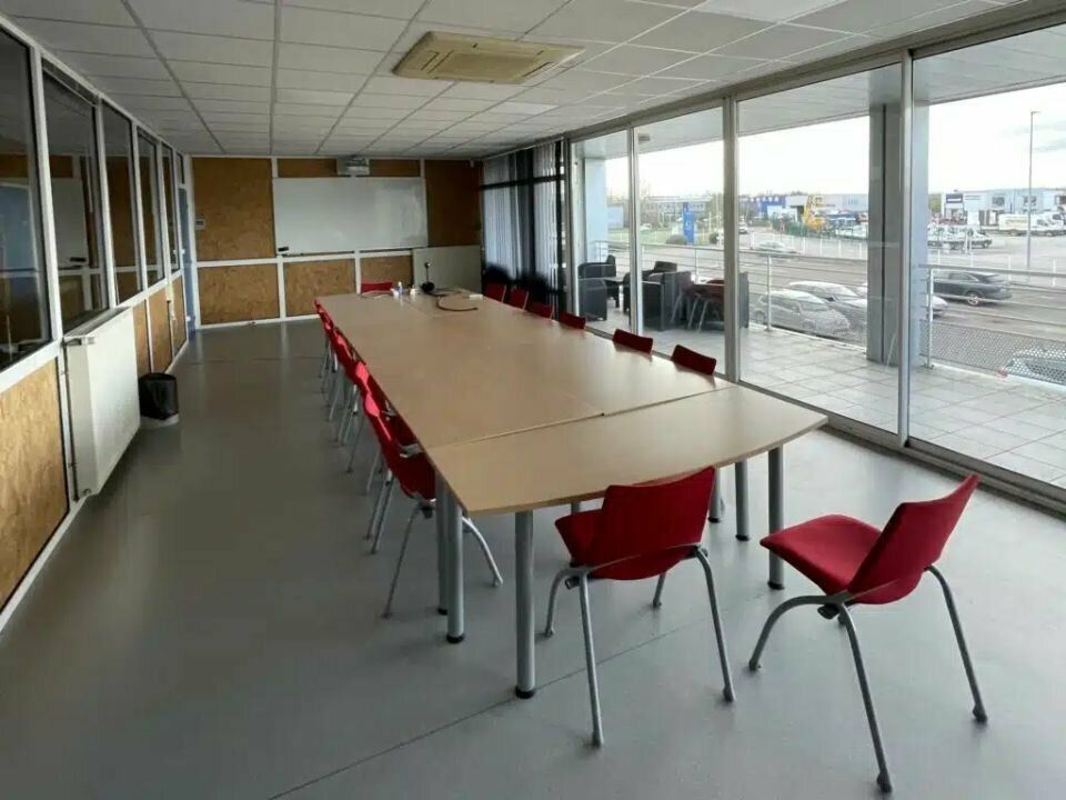 Bureaux de 1385 m² à louer - Troyes (10)