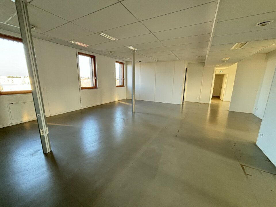 A vendre : Bureaux de 198 m² – Fonctionnels, Modernes & Clés en Main