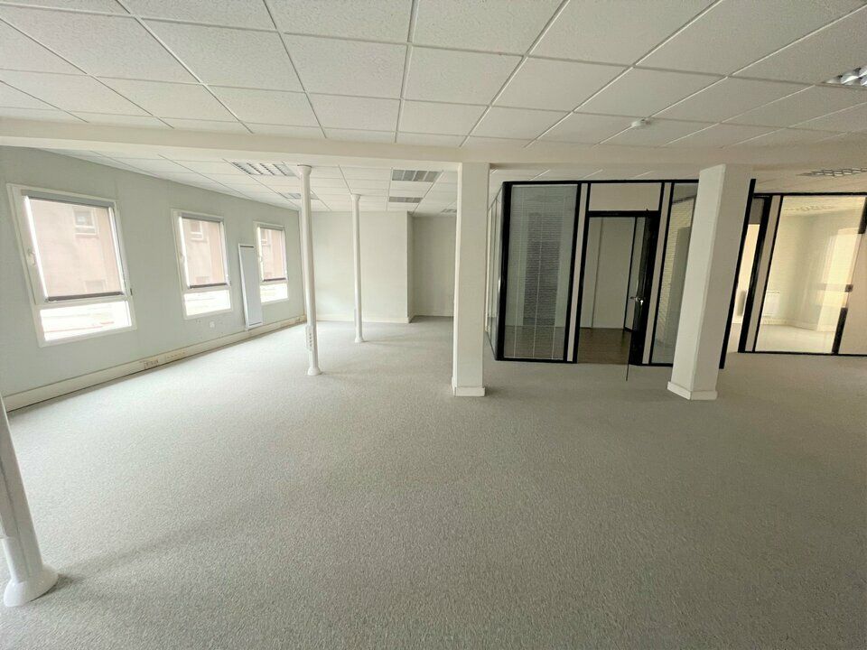Location bureaux 137 m² non divisibles