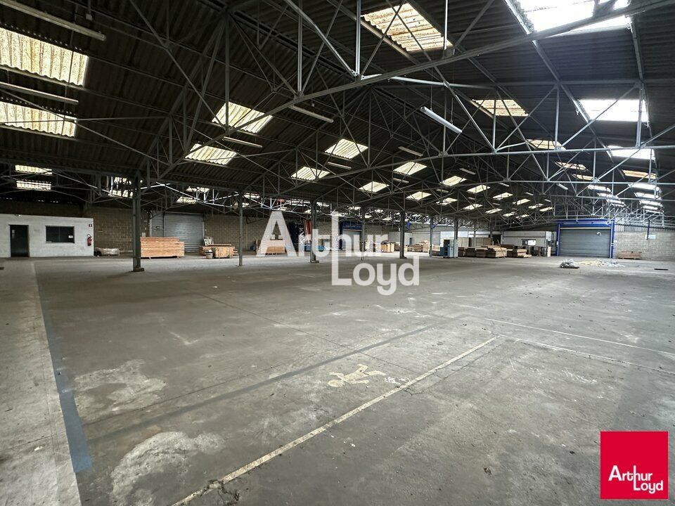 BRUZ - LOCAL D'ACTIVITE A VENDRE - 880 M²