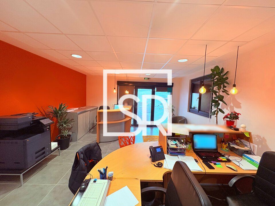 PROCHE A71 / A89 - LOCATION BUREAUX au RDC + SALLE D'ARCHIVES - 63118 CEBAZAT