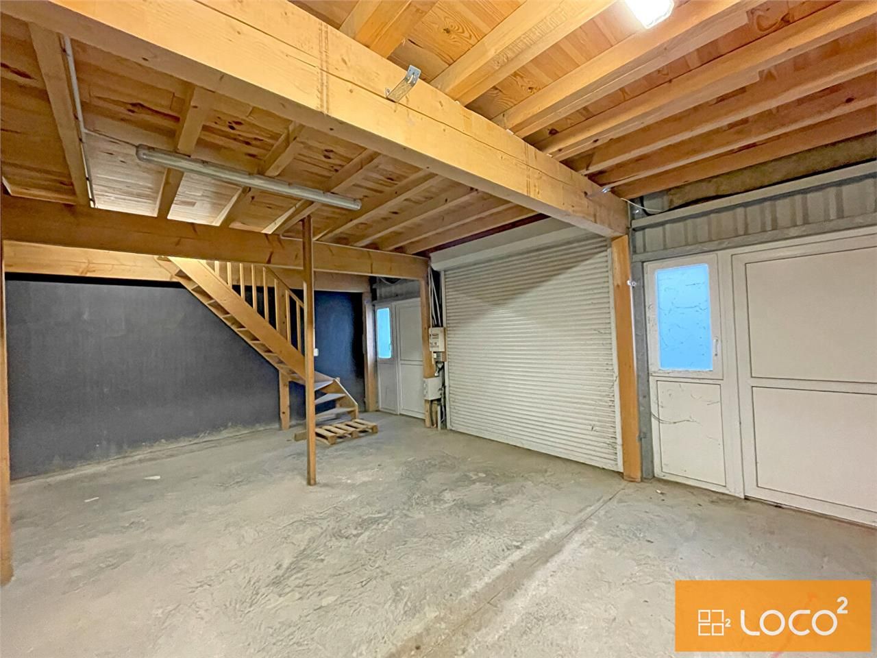 Location local 100.00 m² à SAINT JORY