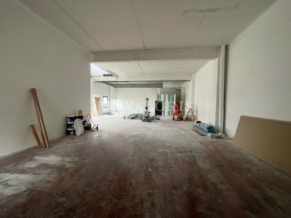 Valoris Real Estate vous propose à la location des locaux d'activité à Limonest.