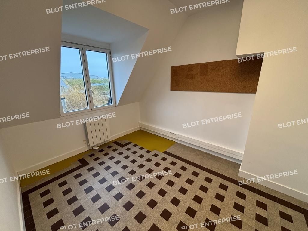Location bureaux 55 m² non divisibles